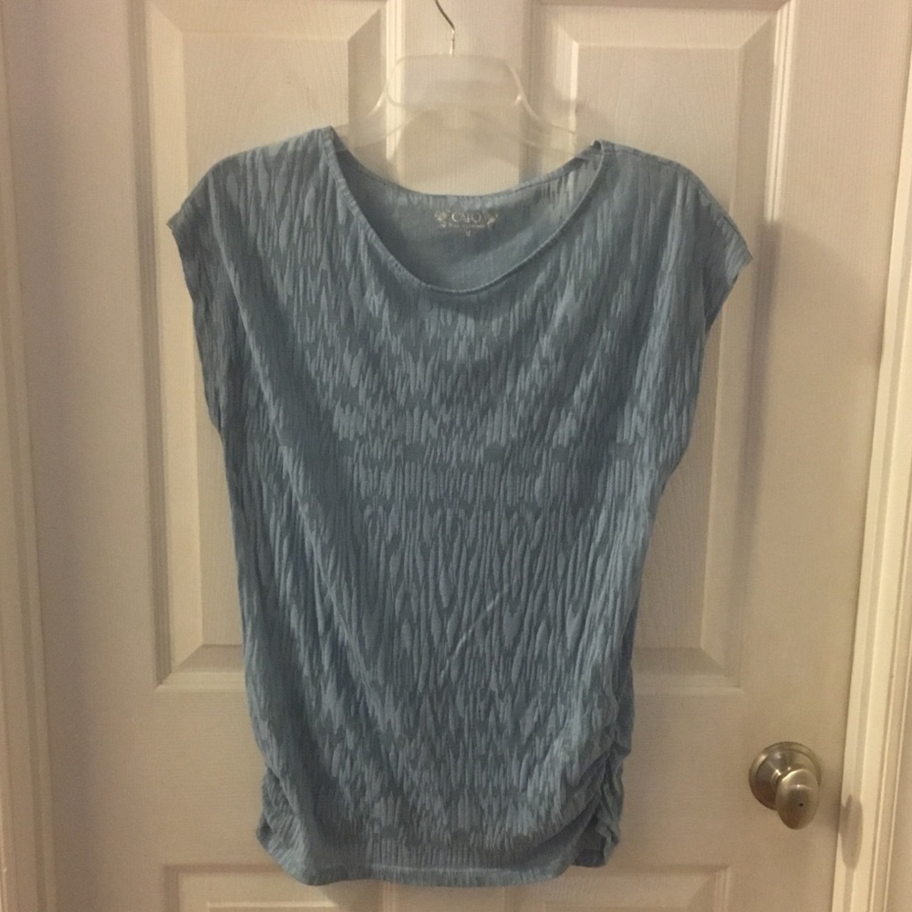 Perfect light blue summer top!